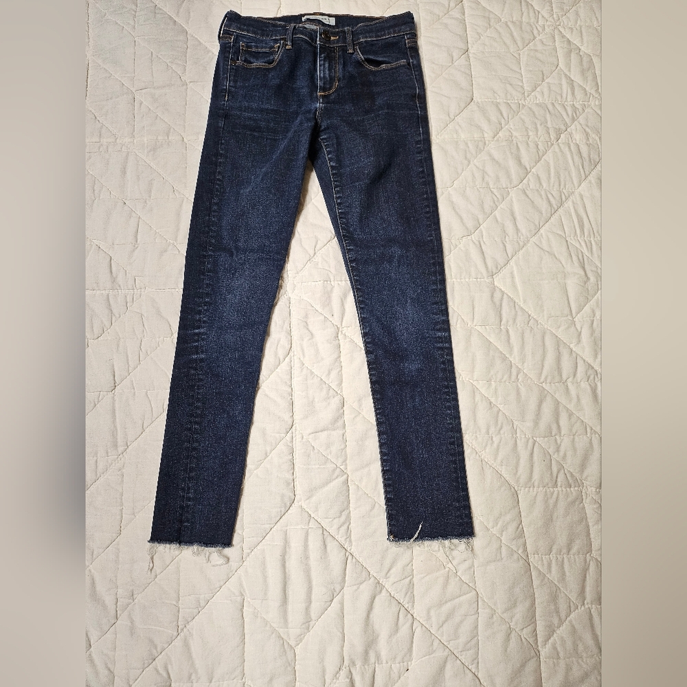 Banana Republic Mid-Rise Jeans w/ Frayed cuff - 26 Skinny